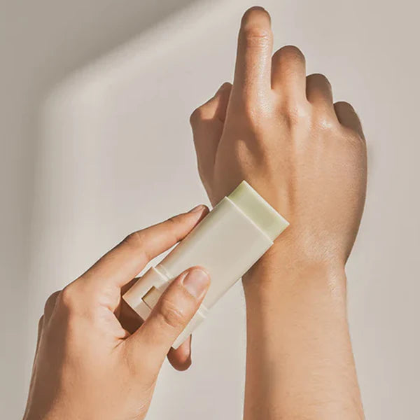 Matte Sun Stick Mugwort + Camelia